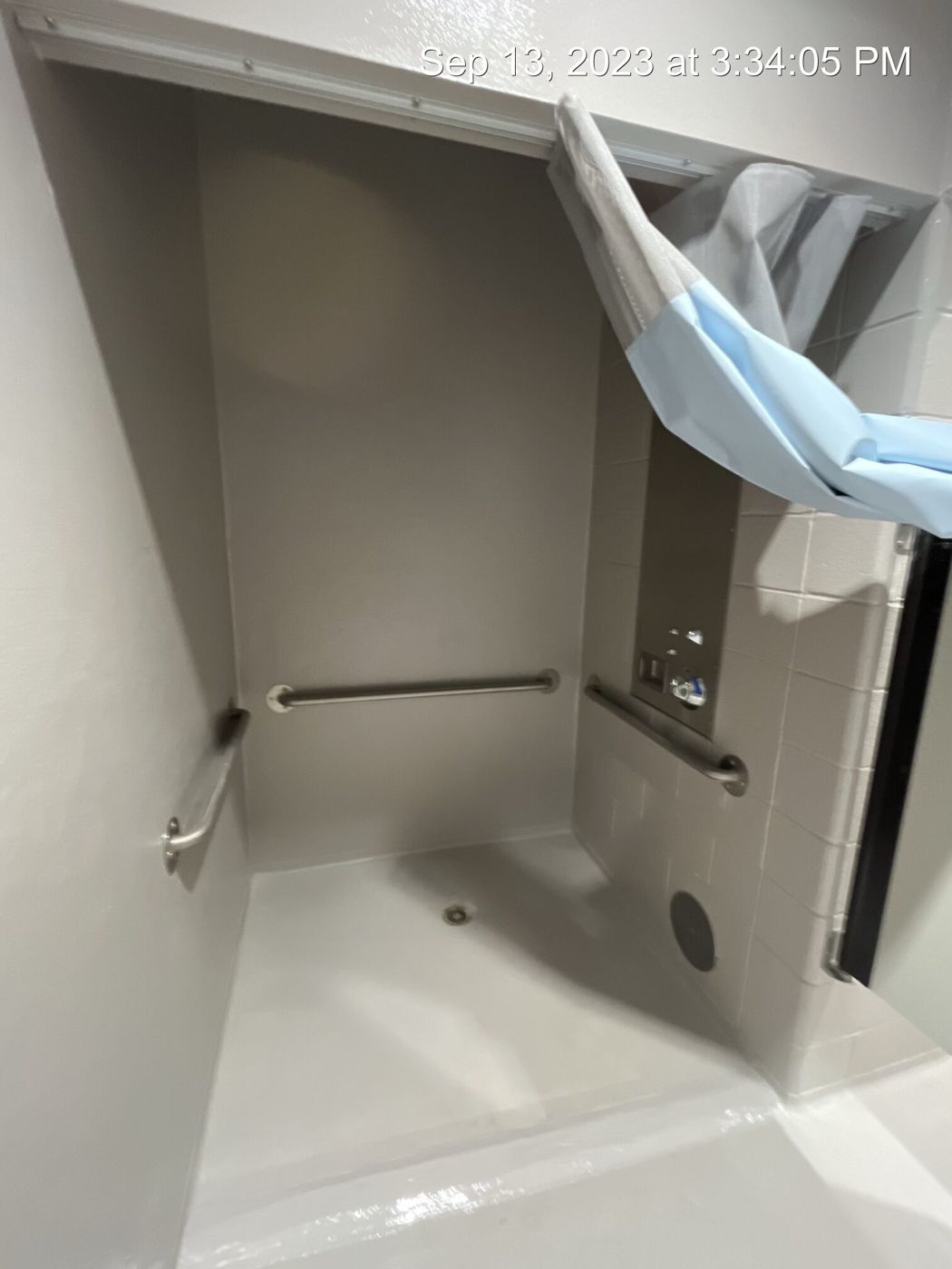 MavCoat PC over MavClad EM berms, seamless shower resurface — after installation